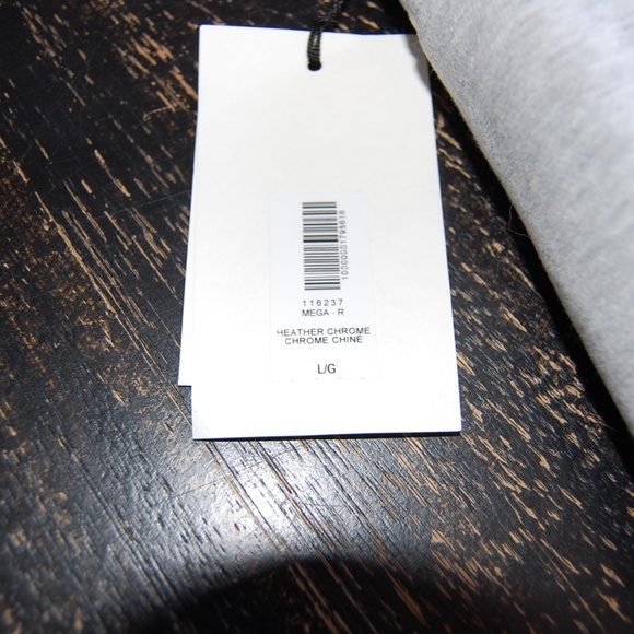 Aritzia Mega Fleece Sweatpants L/G - New with tags - Picture 3 of 6
